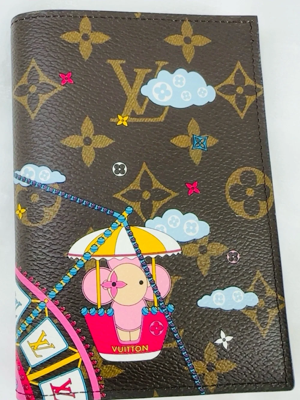 ♥️Louis Vuitton Monogram Big Wheel Passport cover ♥️